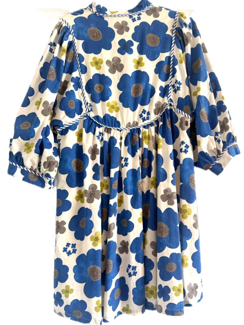 entro Cream and Blue Floral Tie Front Dress with Balloon Sleeves - Picture 2 of 8